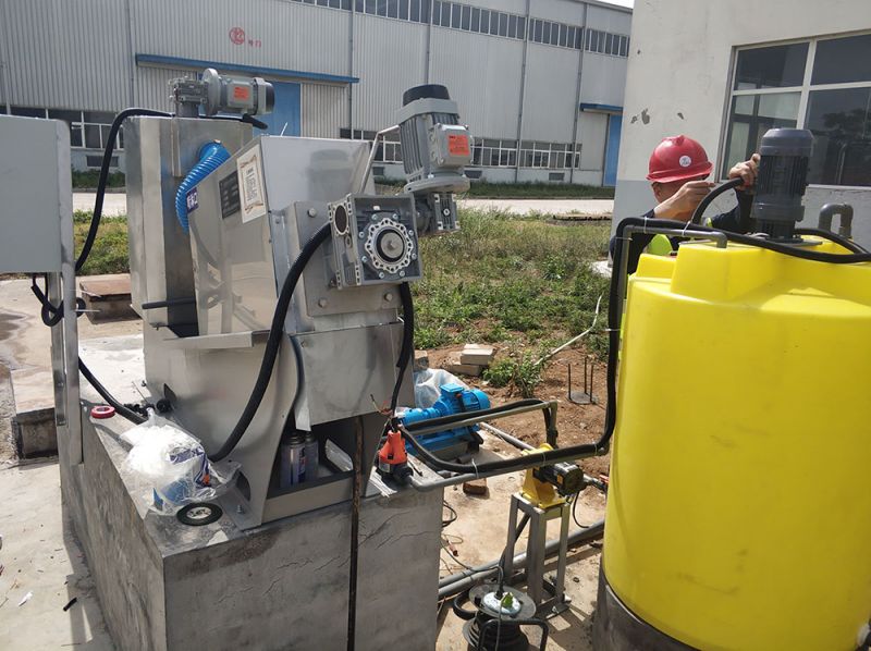 龍(long)輝汚(wu)泥脫水