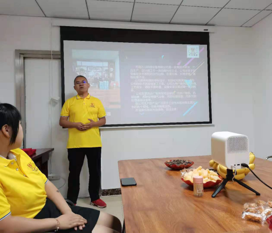 河南萬川環(huán)保設(shè)備有限公司2021年上半年(nian)錶彰大會(hui)