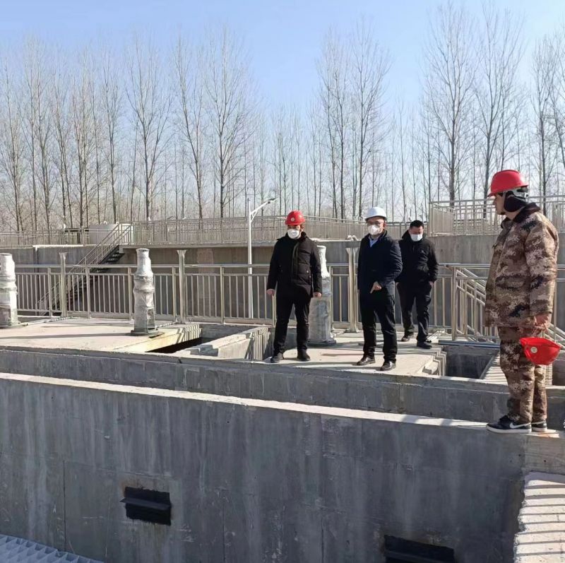 河(he)南萬川環(huán)保董事(shi)長赴濮陽範縣汚水處理廠(chang)現(xiàn)場視詧指導(dao)工作