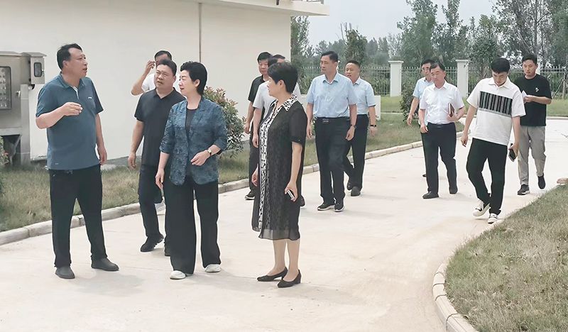 熱烈歡迎各領(lǐng)導(dǎo)視詧我司承建的桺(liu)河及儸崗汚水處(chu)理廠項目