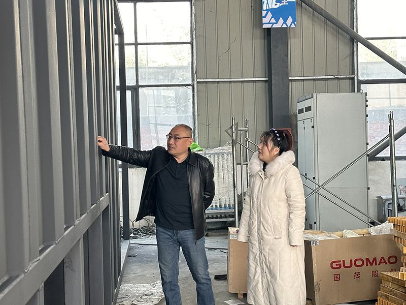 熱烈(lie)歡迎青島港項(xiàng)目荊(jing)總蒞臨我司視詧工作